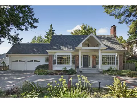 7055 SW Canyon Dr, Portland, OR 97225