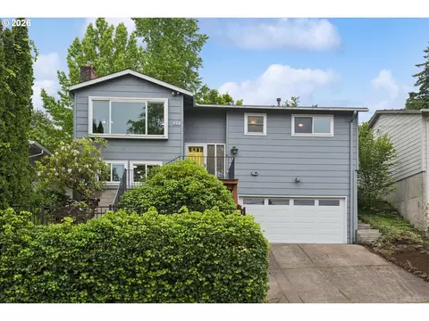 868 SW Troy St, Portland, OR 97219