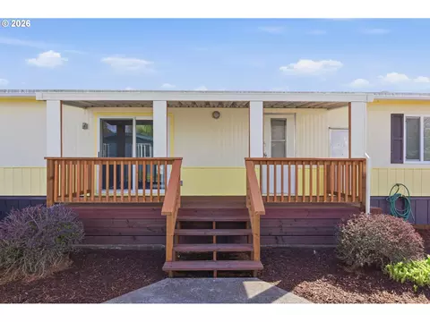 1800 Lakewood Ct #134, Eugene, OR 97402