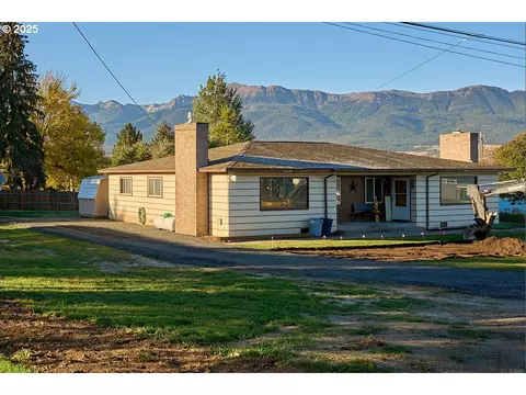 304 E Park St, Enterprise, OR 97828