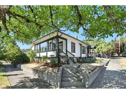 6105 S Hood Ave, Portland, OR 97239