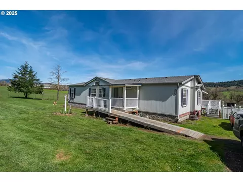 5197 Green Valley Rd, Oakland, OR 97462