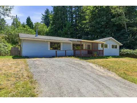 94794 Vista Ln, Coquille, OR 97423