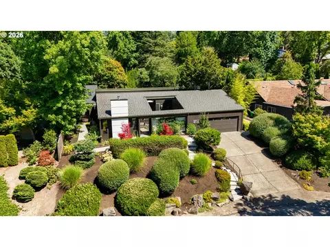3753 SW Lyle Ct, Portland, OR 97221