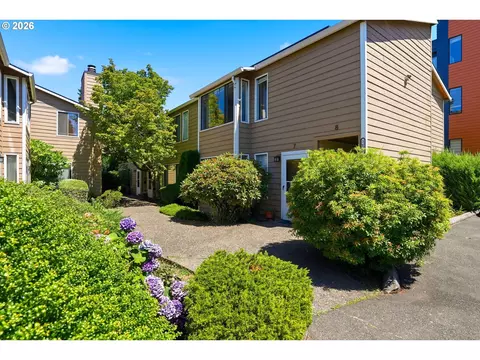 1625 SE Nehalem St # 8, Portland, OR 97202