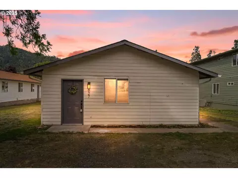 627 Willis Ave, Glendale, OR 97442 photo 1