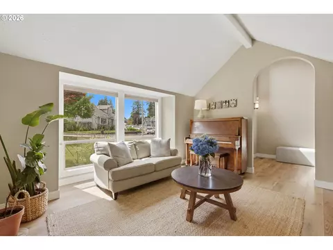 Living - 1386 SE Condor Pl, Gresham, OR 97080 photo 1 of 8
