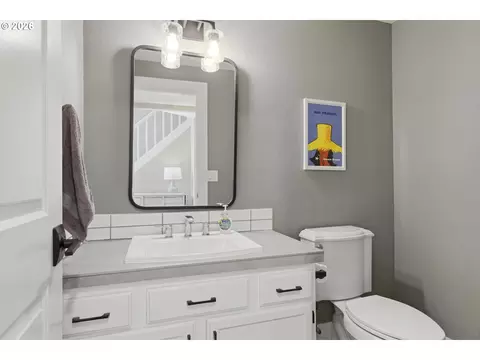 Bath - 1386 SE Condor Pl, Gresham, OR 97080 photo 1 of 3