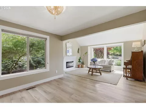 Living - 1386 SE Condor Pl, Gresham, OR 97080 photo 5 of 8