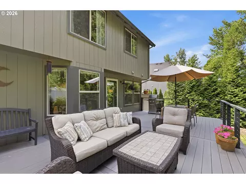 Exterior - 1386 SE Condor Pl, Gresham, OR 97080 photo 2 of 10