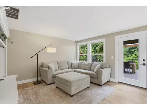 Living - 1386 SE Condor Pl, Gresham, OR 97080 photo 6 of 8