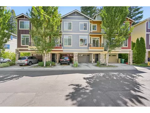 426 NE Tork Pl, Beaverton, OR 97006