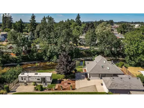 115 Willow St, Silverton, OR 97381