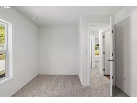 Bedroom - 200 Hedrick Creek Ave, Drain, OR 97435 photo 7 of 7