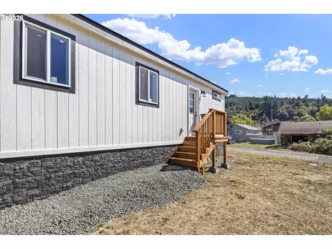 Exterior - 200 Hedrick Creek Ave, Drain, OR 97435 photo 6 of 6