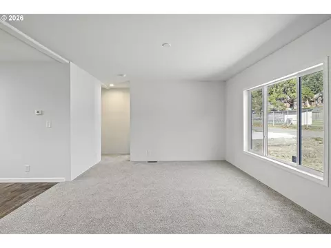Living - 200 Hedrick Creek Ave, Drain, OR 97435 photo 1 of 4
