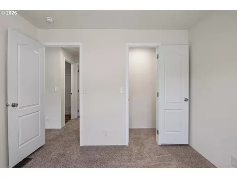 Bedroom - 200 Hedrick Creek Ave, Drain, OR 97435 photo 5 of 7