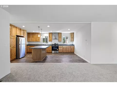 Kitchen - 200 Hedrick Creek Ave, Drain, OR 97435 photo 1 of 6