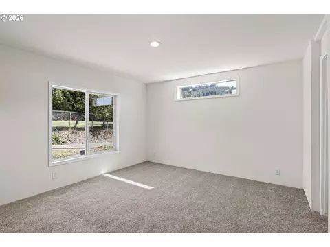 Bedroom - 200 Hedrick Creek Ave, Drain, OR 97435 photo 1 of 7