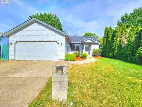 5439 Olympic Cir, Eugene, OR 97402