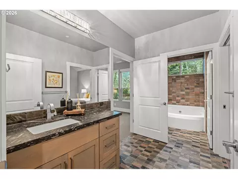 Bath - 2193 NE 3rd Ave, Camas, WA 98607 photo 4 of 5