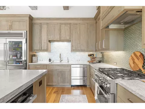 Kitchen - 2193 NE 3rd Ave, Camas, WA 98607 photo 4 of 4