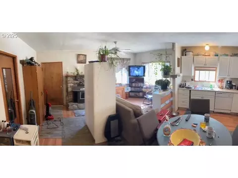 Other - 52205 Lechner Ln, La Pine, OR 97739 photo 4 of 7