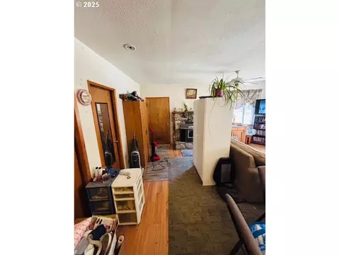 Entry Way - 52205 Lechner Ln, La Pine, OR 97739 photo 1 of 1