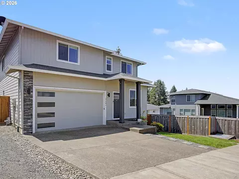 Exterior - 37984 Juniper St, Sandy, OR 97055 photo 2 of 12