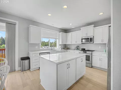 Kitchen - 37984 Juniper St, Sandy, OR 97055 photo 1 of 5