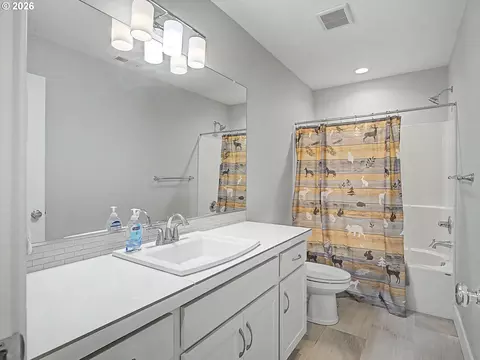 Bath - 37984 Juniper St, Sandy, OR 97055 photo 6 of 6