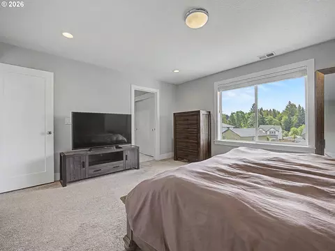 Bedroom - 37984 Juniper St, Sandy, OR 97055 photo 2 of 7
