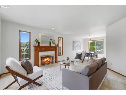 Living - 3200 SW 24th St, Gresham, OR 97080 photo 2 of 4