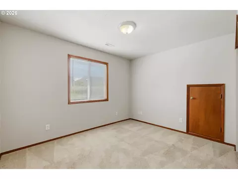 Bedroom - 3200 SW 24th St, Gresham, OR 97080 photo 3 of 4