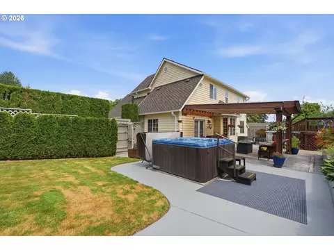 Exterior - 3200 SW 24th St, Gresham, OR 97080 photo 7 of 12