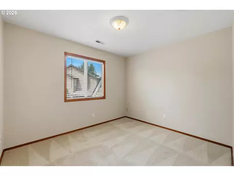 Bedroom - 3200 SW 24th St, Gresham, OR 97080 photo 2 of 4