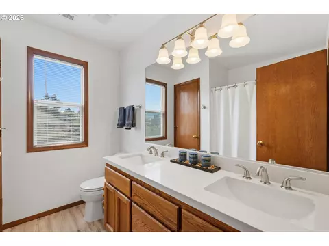 Bath - 3200 SW 24th St, Gresham, OR 97080 photo 2 of 4