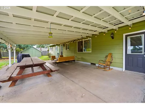 Exterior - 4488 Knoop Ave, Eugene, OR 97402 photo 2 of 10