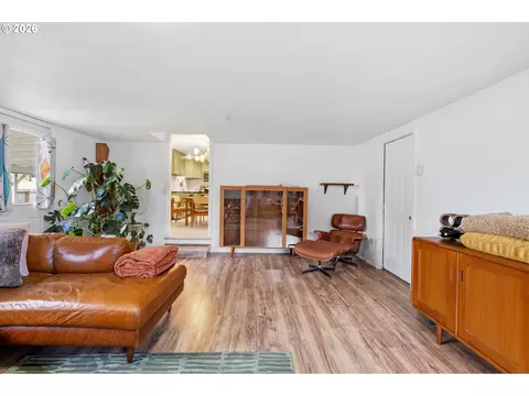 Living - 4488 Knoop Ave, Eugene, OR 97402 photo 5 of 6