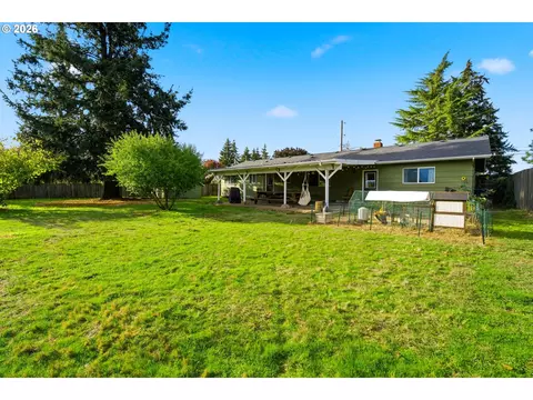 Exterior - 4488 Knoop Ave, Eugene, OR 97402 photo 3 of 10