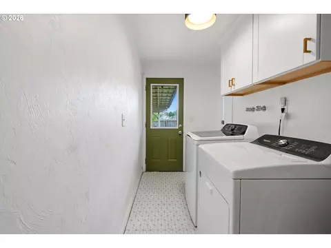 Other - 4488 Knoop Ave, Eugene, OR 97402 photo 7 of 10