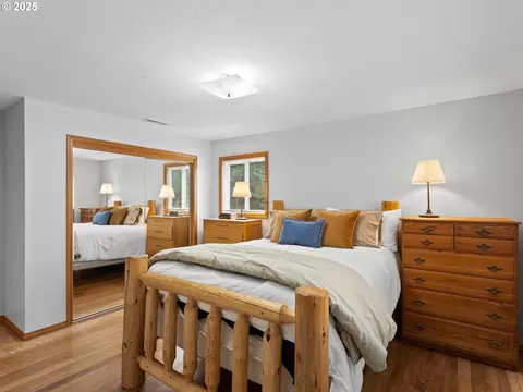 Bedroom - 34603 SE Jarl Rd, Boring, OR 97009 photo 2 of 8