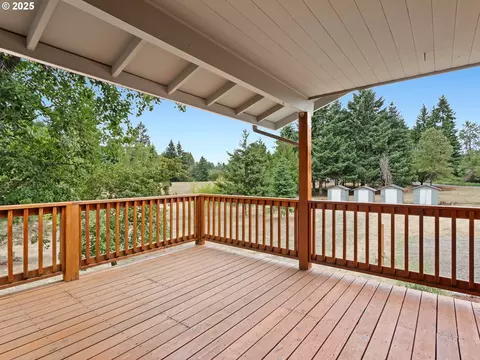Exterior - 34603 SE Jarl Rd, Boring, OR 97009 photo 4 of 14