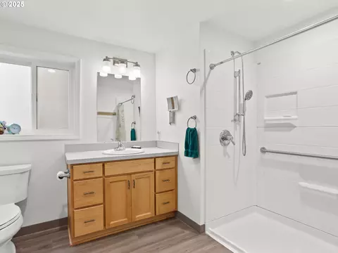 Bath - 34603 SE Jarl Rd, Boring, OR 97009 photo 3 of 4