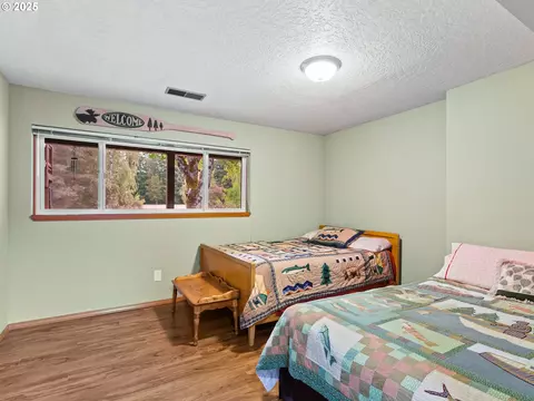 Bedroom - 34603 SE Jarl Rd, Boring, OR 97009 photo 5 of 8