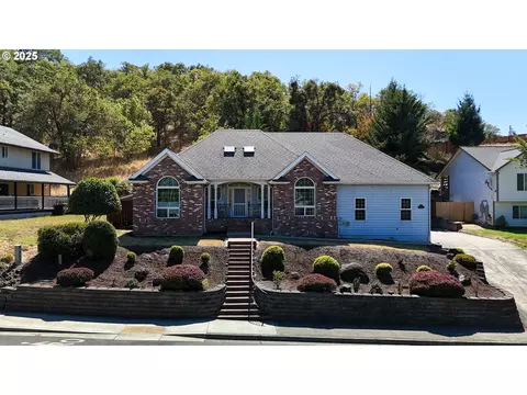 1050 NE Garden Valley Blvd, Roseburg, OR 97470