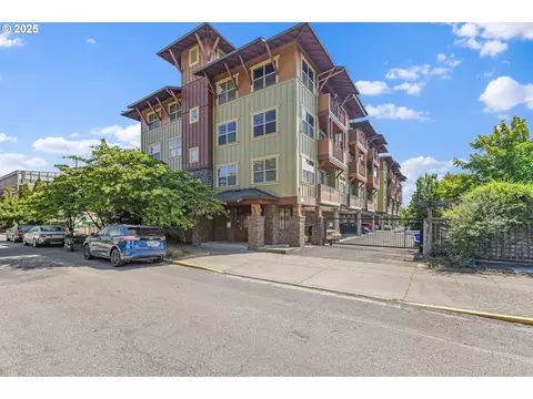 400 NE 100th Ave #107, Portland, OR 97220