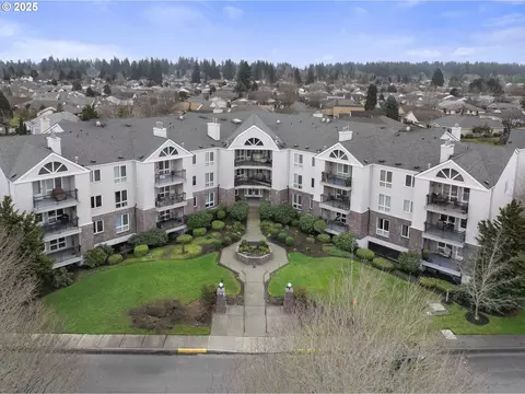15530 NE Knott St #32, Portland, OR 97230