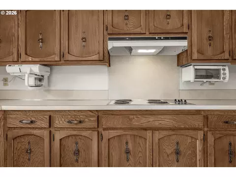 Kitchen - 2755 SW Angeline Ct, Gresham, OR 97080 photo 5 of 5