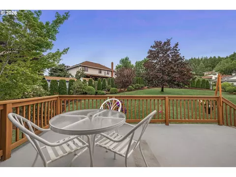 Exterior - 2755 SW Angeline Ct, Gresham, OR 97080 photo 3 of 6